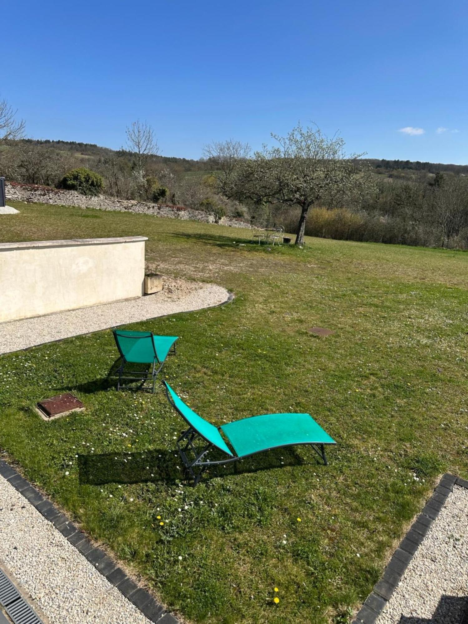 Studio Au Calme Avec Terrasse Rougemont  المظهر الخارجي الصورة